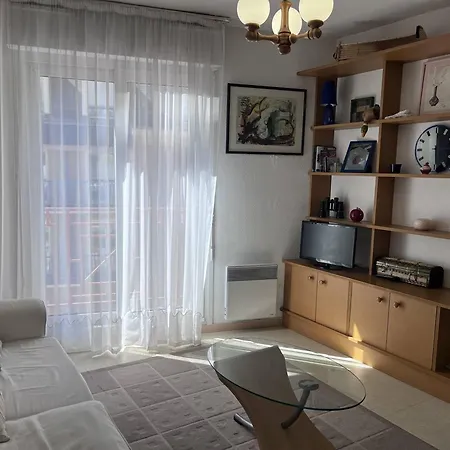Au Centre Avec Balcon Et Parking - Fr-1-812-135 *