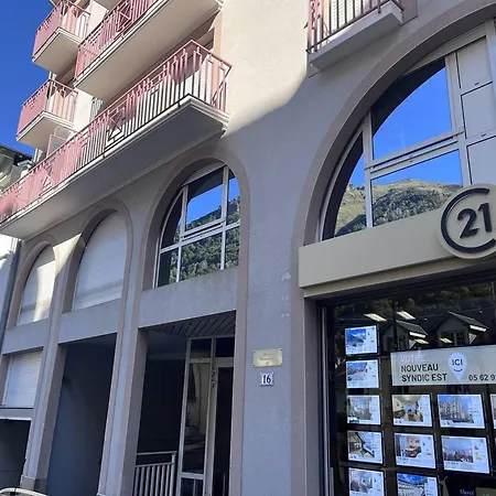 Au Centre Avec Balcon Et Parking - Fr-1-812-135
