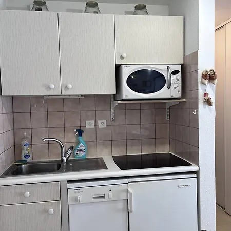Daire Au Centre Avec Balcon Et Parking - Fr-1-812-135